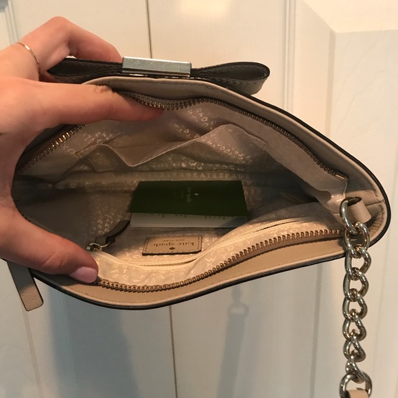 Kate Spade bag with bow! - Picture 3 of 4